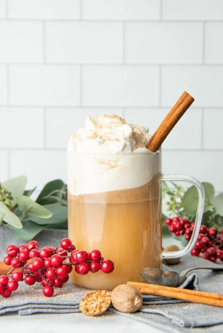 A traditional hot buttered rum recipe for your holiday cocktail party.